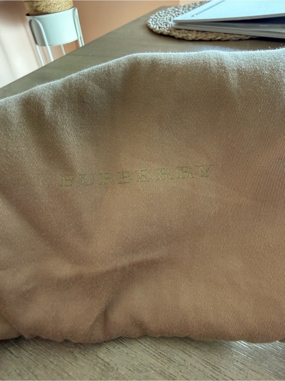 Burberry Pink Beige Vintage Check Crossbody Wallet with Gold Chain - Picture 8 of 8